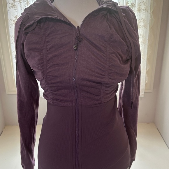 Lululemon ruffle dance studio jacket plum size 6 reversible - Picture 3 of 6